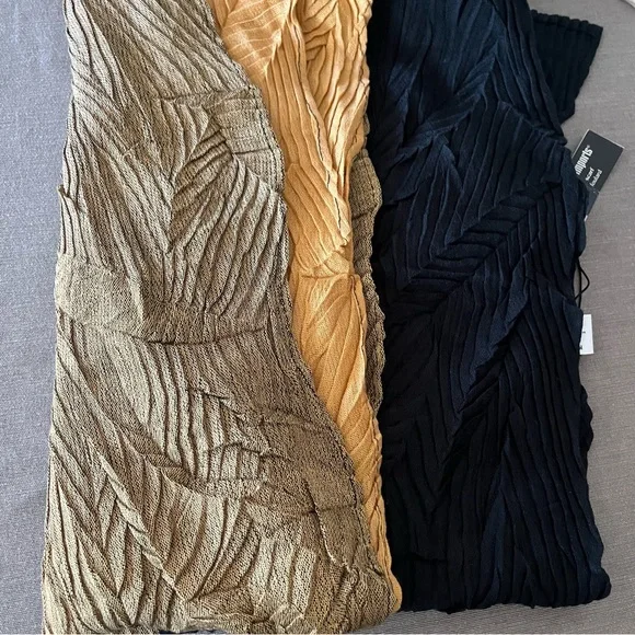 Pier 1 Imports Scarf Gold Black Tan Crinkle Pleated Oblong Scarf or Wrap NWT - Picture 8 of 10